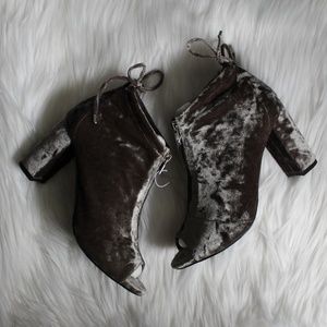 Report CrVelvet Sock Peep Toe Heel Bootie size 7.5